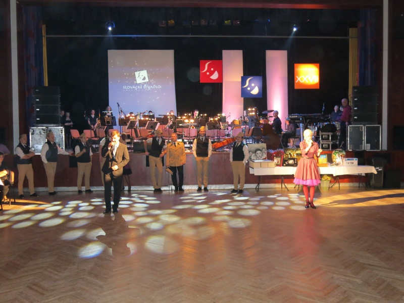 XXVII. Divadelní ples - foto Věra Káčerová