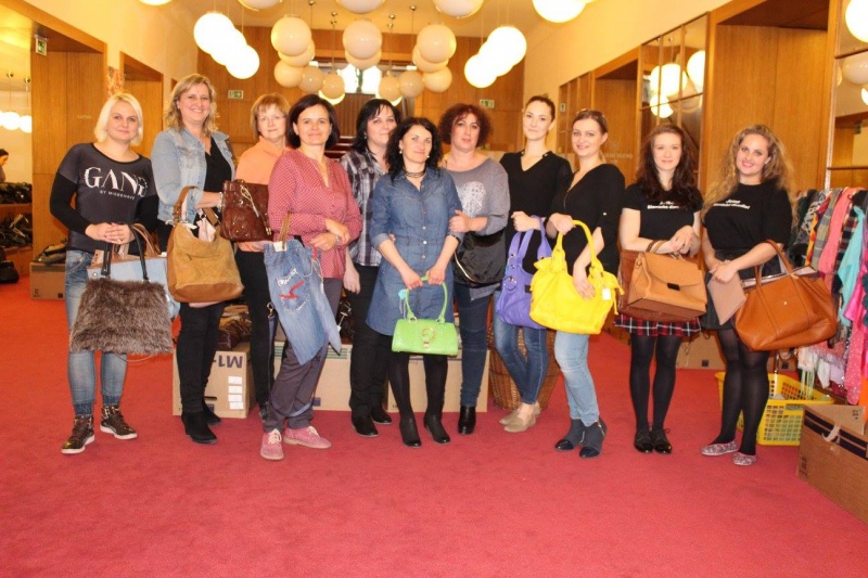 3. Kabelkový veletrh ve Slováckém divadle - foto Dobročinný obchod Naděje