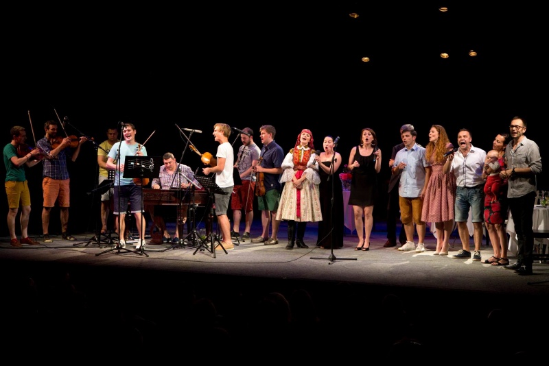 Noc divadel připomene jednu z Jízd s Haraficou a herci Slováckého divadla Noc divadel připomene jednu z Jízd s Haraficou a herci Slováckého divadla