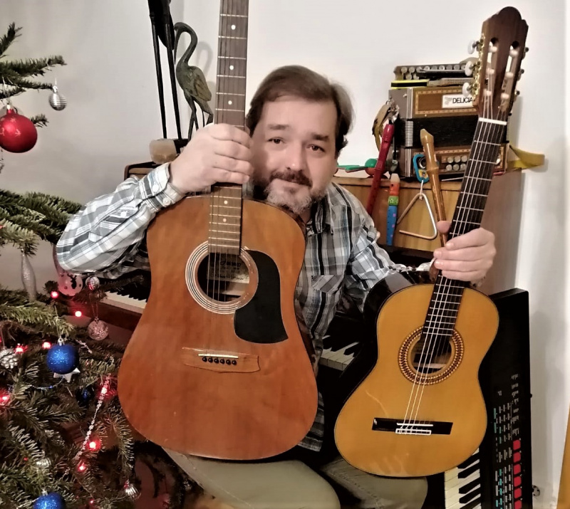 Petr Čagánek je nadaný písničkář Petr Čagánek je nadaný písničkář