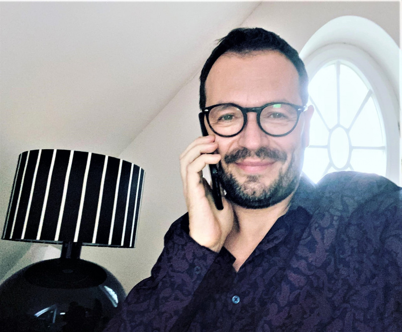 Josef Kubáník i jeho kolegové telefonovali seniorům Josef Kubáník i jeho kolegové telefonovali seniorům