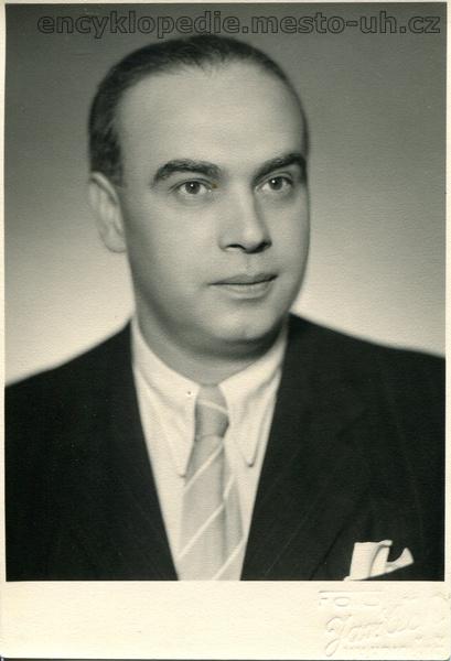 Zakladatel Slováckého divadla Miloslav Láznička by se dožil 120 let Zakladatel Slováckého divadla Miloslav Láznička by se dožil 120 let