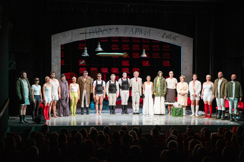 Noc divadel bude provázet Farma zvířat