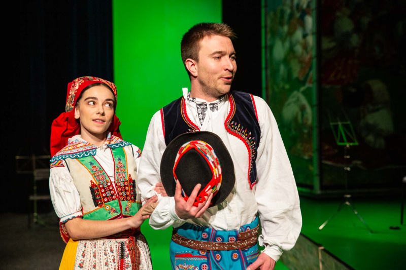 Klára Ondrůšková a Pavel Šupina v inscenaci Gazdina roba