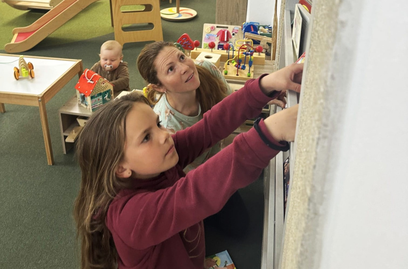 Klára Vojtková s dcerou Matyldou pracují v Mýtině