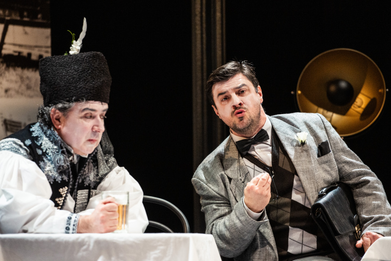 Lukáš Matěj (vpravo) v inscenaci Slovácké jaro Lukáš Matěj (vpravo) v inscenaci Slovácké jaro