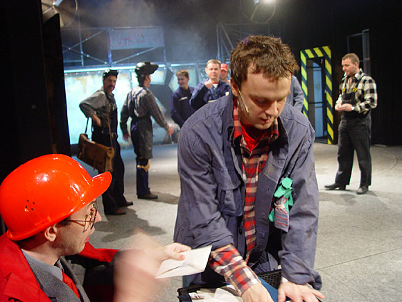 Vpředu Josef Kubáník a Tomáš Šulaj v muzikálu Donaha! - foto Miroslav Potyka