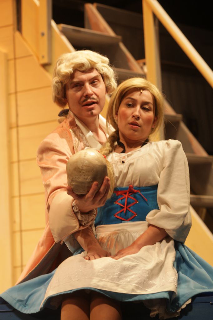 "Dalskabáty... ", komediant Lupino, spolu s J. Joskovou (Mančinka)