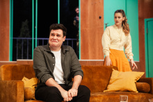 Zamilovaný velvyslanec_Daniel Gajdoš a Kateřina Michejdová_foto: Kuba Jíra