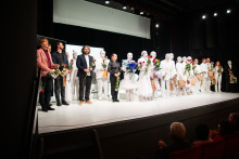 Láska, vzdor a smrt_premiéra_děkovačka, zcela vlevo korepetitor Petr Svozílek, dramaturg Miro Dacho, režisér Lukáš Brutovský, scénograf Juraj Poliak a výtvarnice Katarína Holková_foto: Kuba Jíra