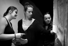 Jitka Janečková s výtvarnicemi Markétou Šlejmarovou a Juliánou Kvíčalovou