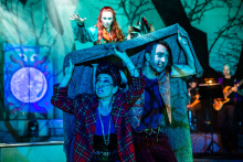 Zapeklitě!_Pavel Šupina s kolegyní Terezou Novotnou, za nimi Natálie Rašín_foto: Kuba Jíra